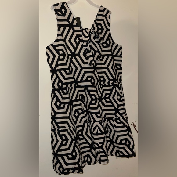 Sz M (8)esmara Womens linen dress v-neck decorative bow on back Geometric Print - Picture 5 of 9